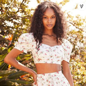 NWT!! Lulu’s - Cute Factor White Floral Print Puff Sleeve Crop Top - Size XL